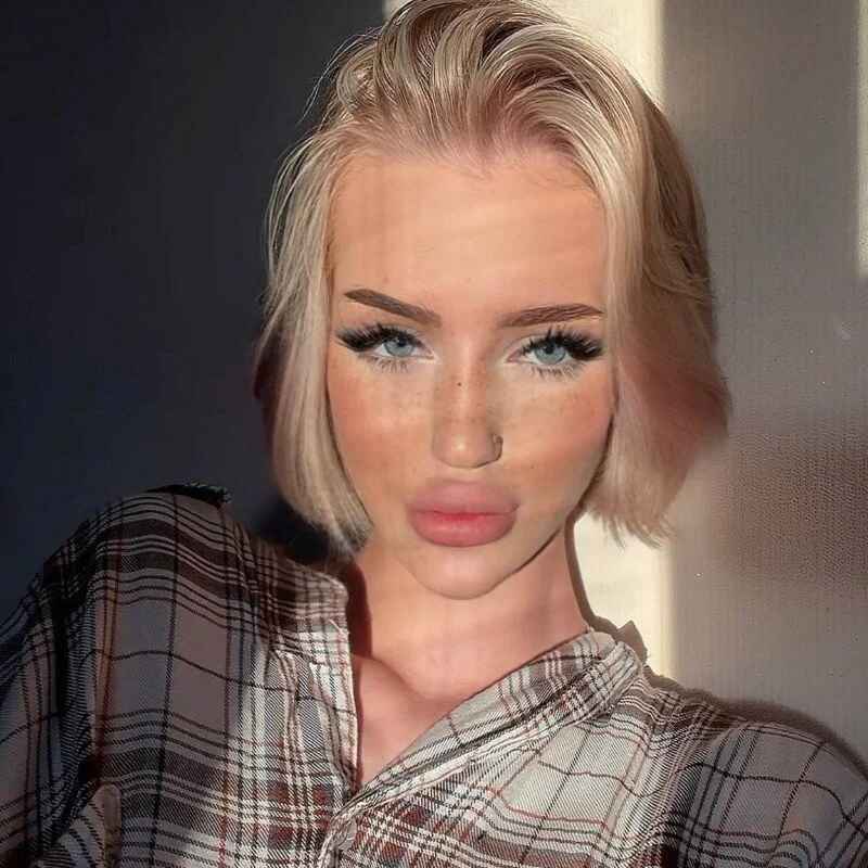 AngelaHolmes