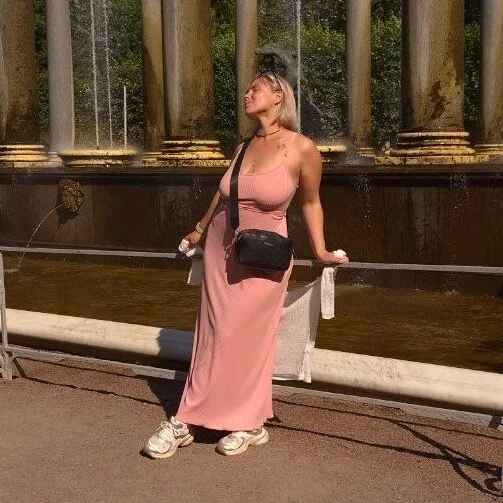 Charming_Daphny