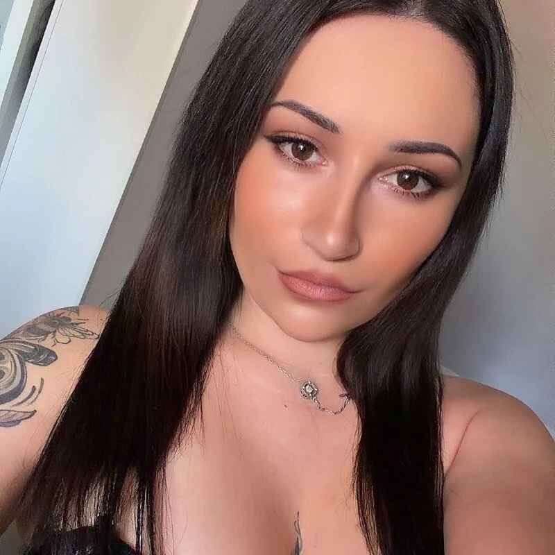 Amelia_Mendes69