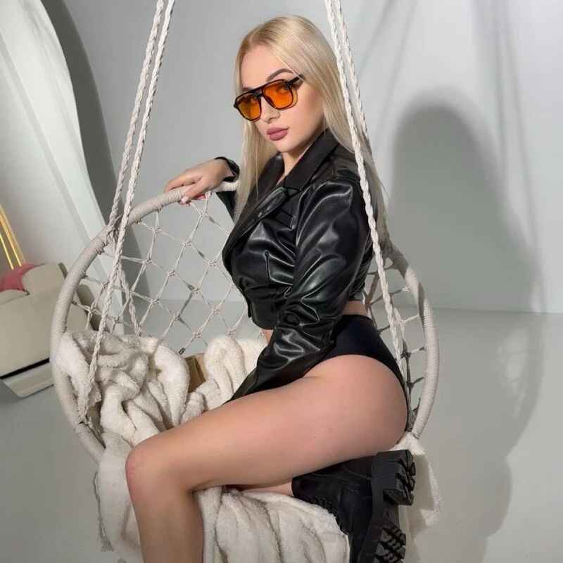 Stella__Cox