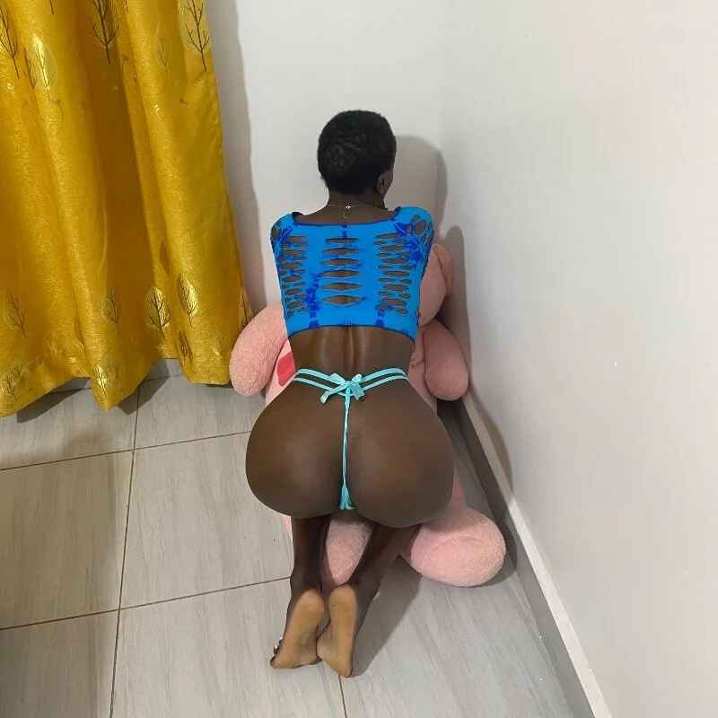 Ebony_dolldesire