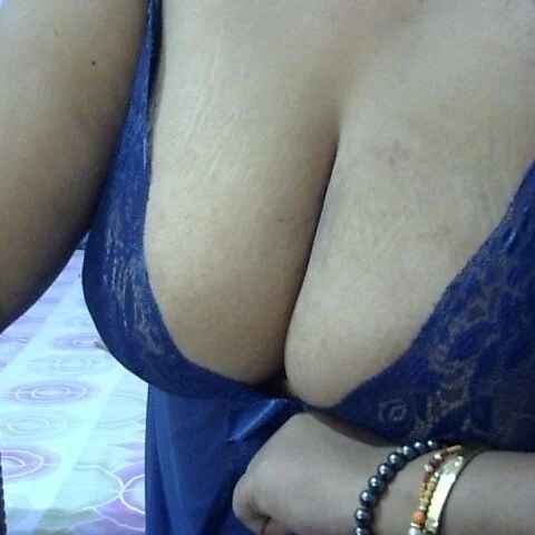 Nikki_Bhabhi