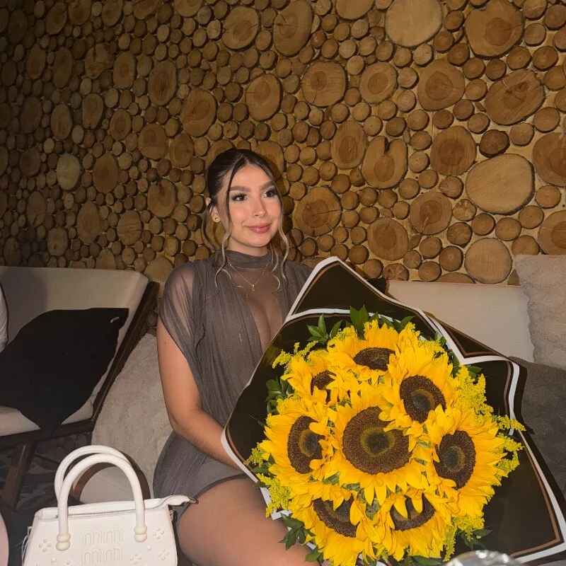 Julie_Rossie