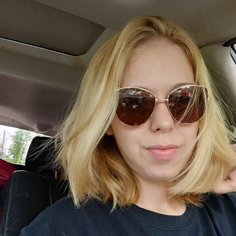 Blonde2569