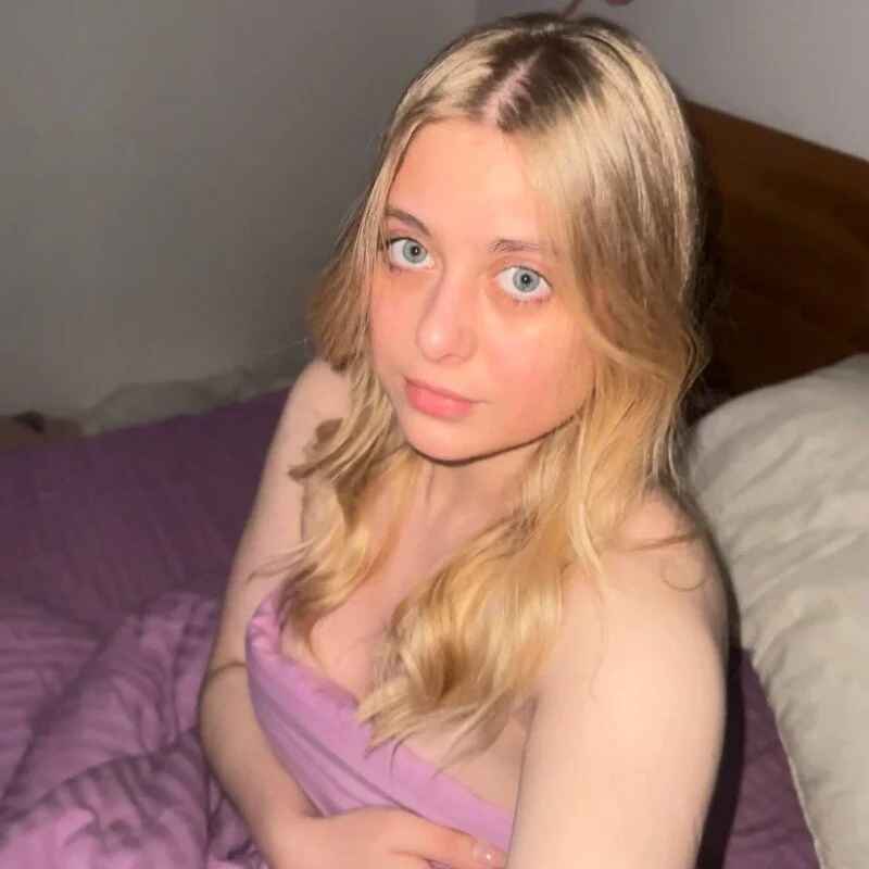 blonde_kellyy