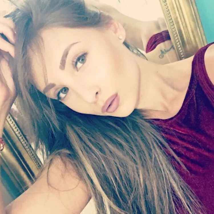 Carollynex