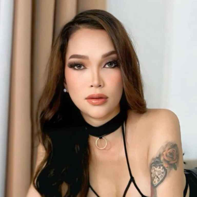 MouthWatering_Ayesha