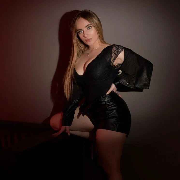 HollyBlondde
