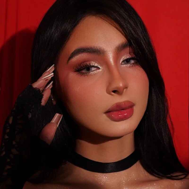 Isabella_Laurent