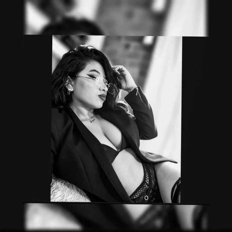 kyliejenner_hot