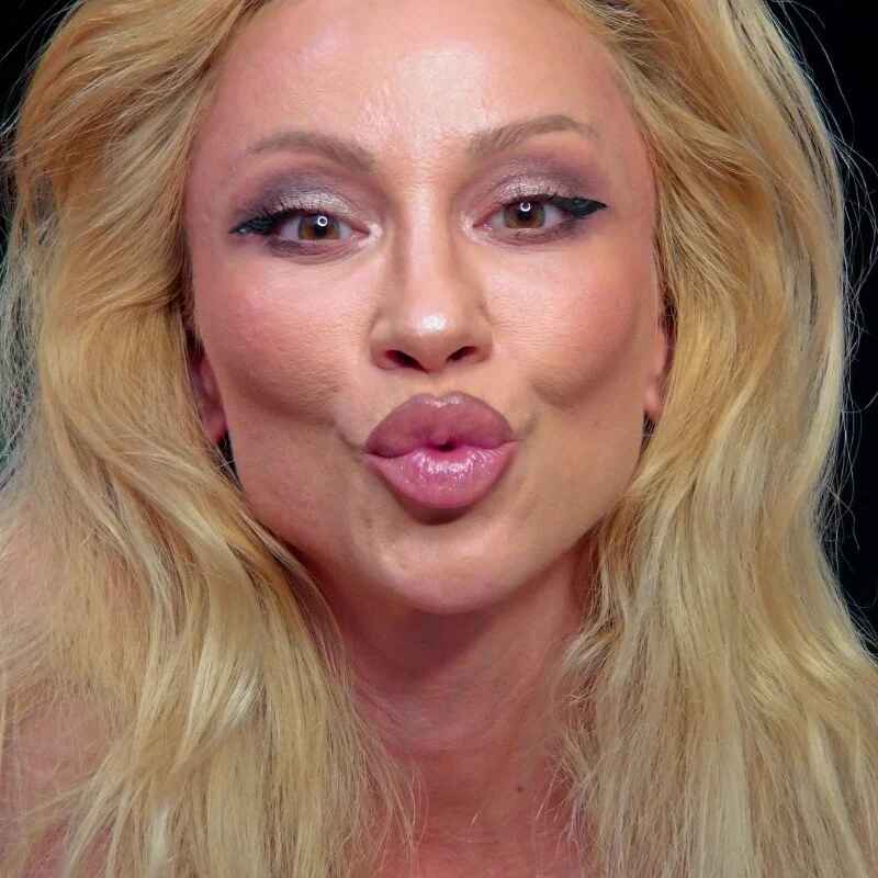 KellyWife