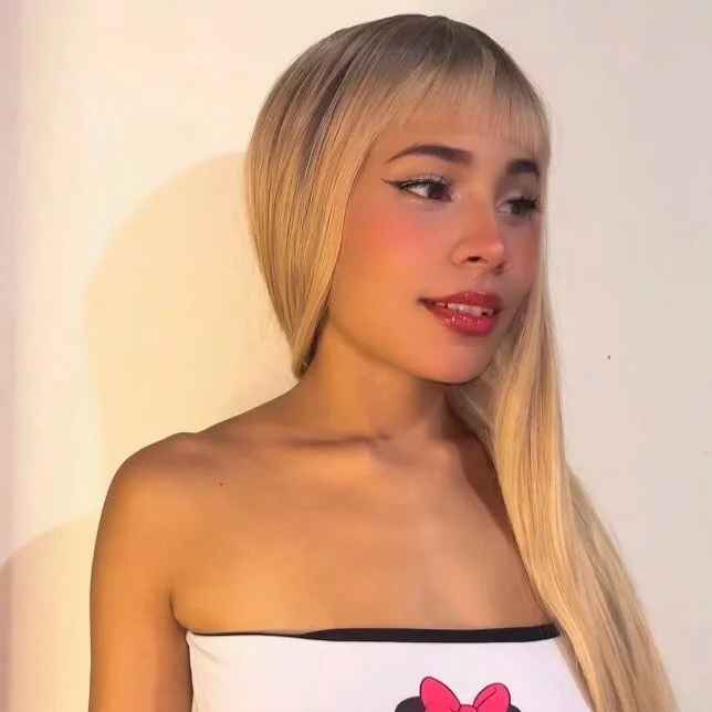 Mia_Palmer__