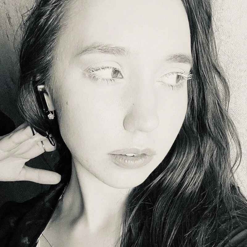 Suzaneey