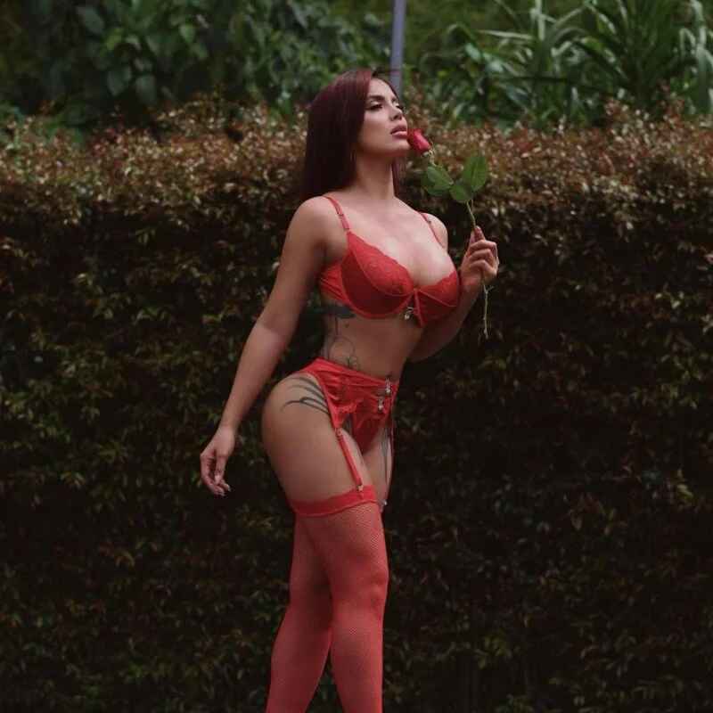 lara_beker