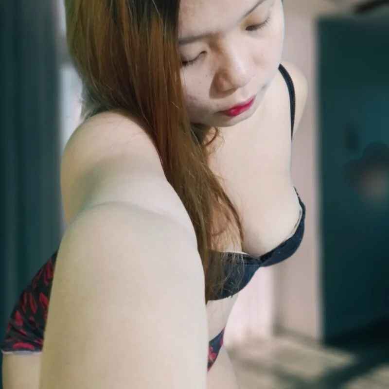 KylieHot24