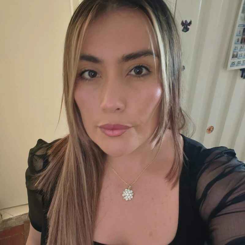 MiaAmadorVS