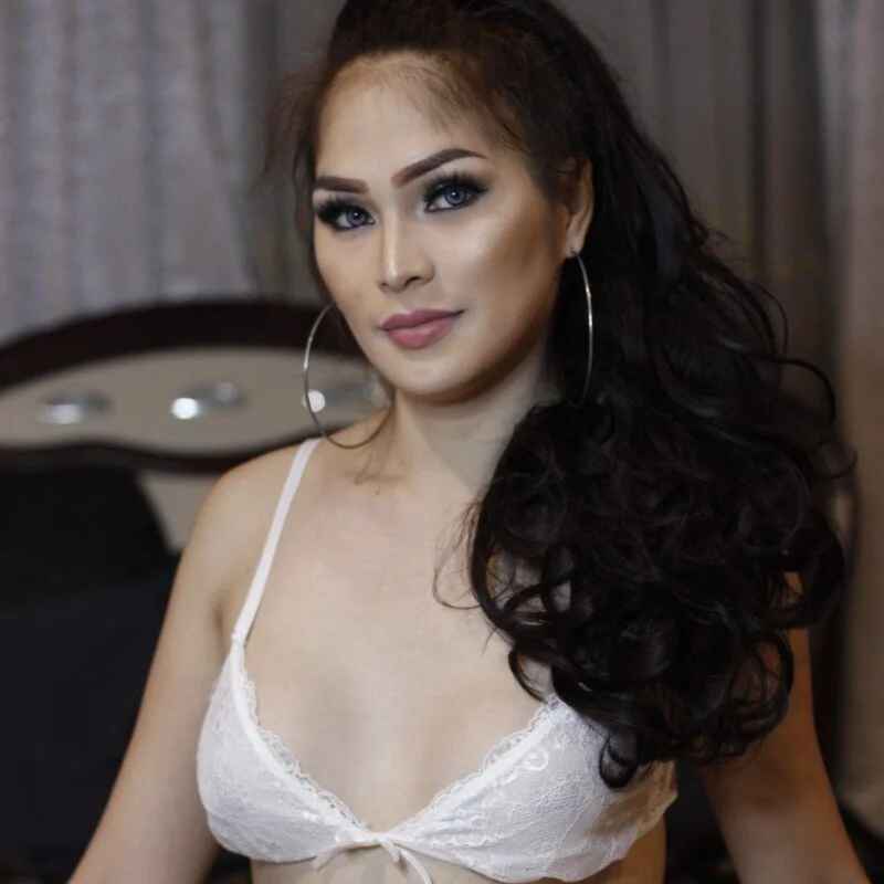 Sexy_Bigcock_Doll