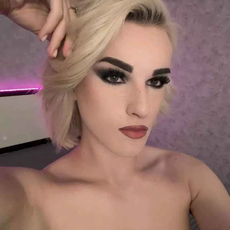 sexyblondee69