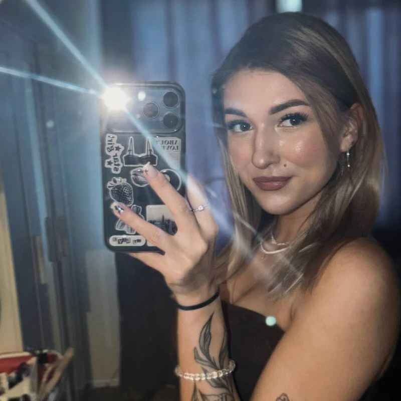 AdelaNovela