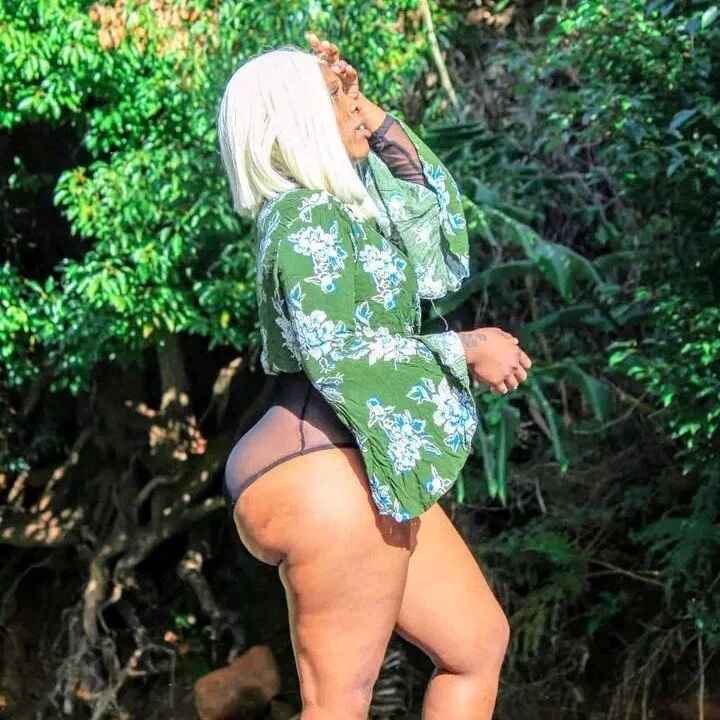 QueenTeeX6998