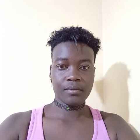 Pretty-Leaa