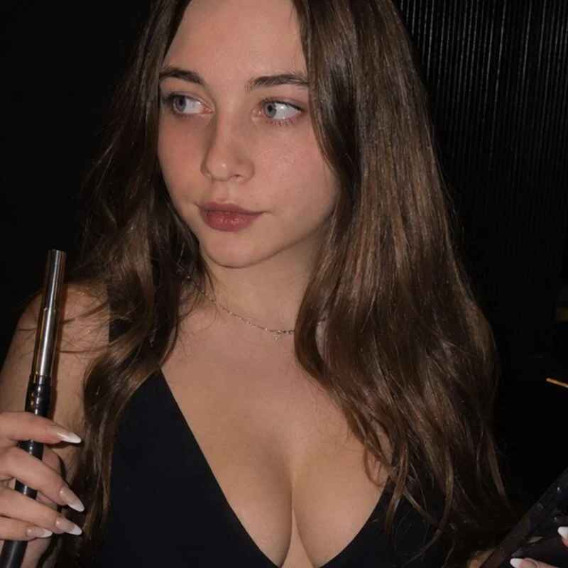 DellaSarratt