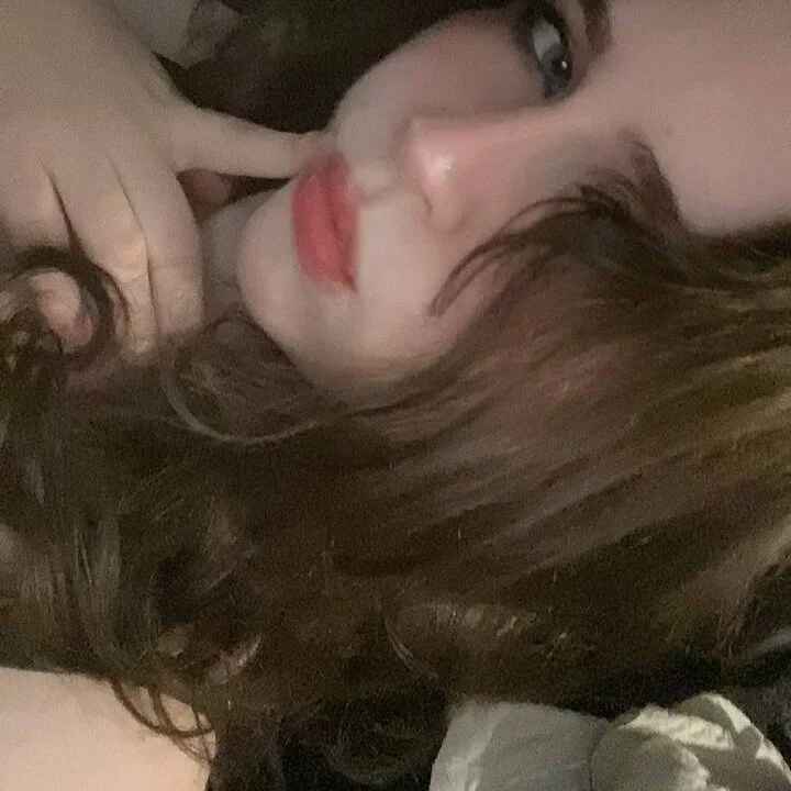 mia_lay