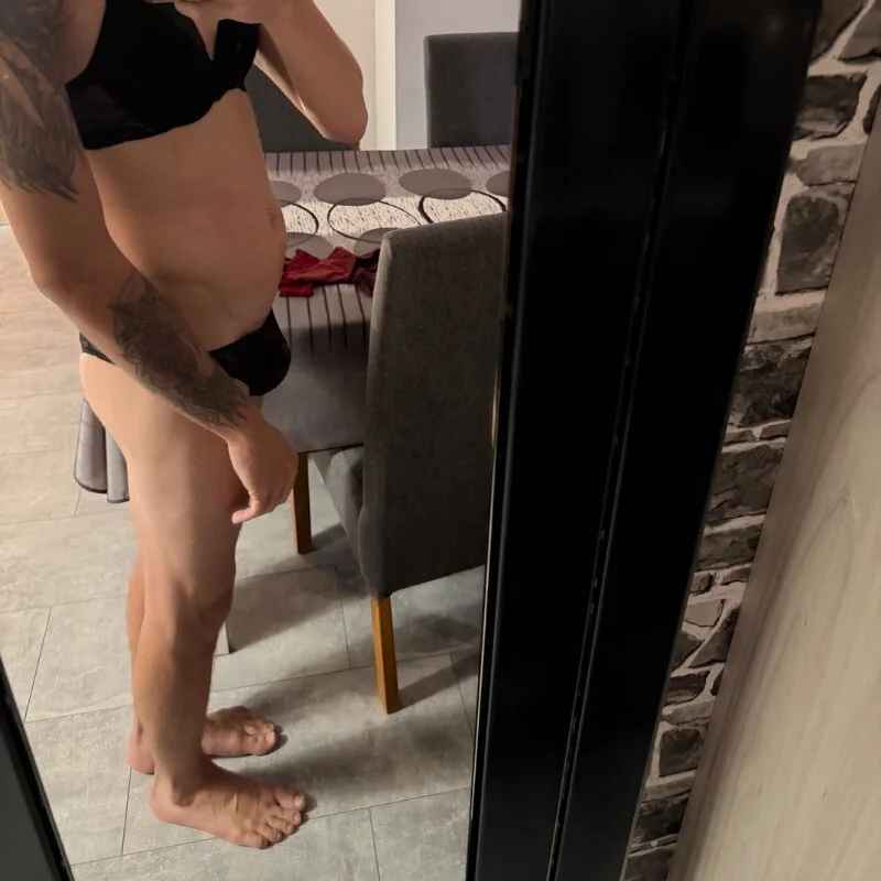 SissyEllaSlut23