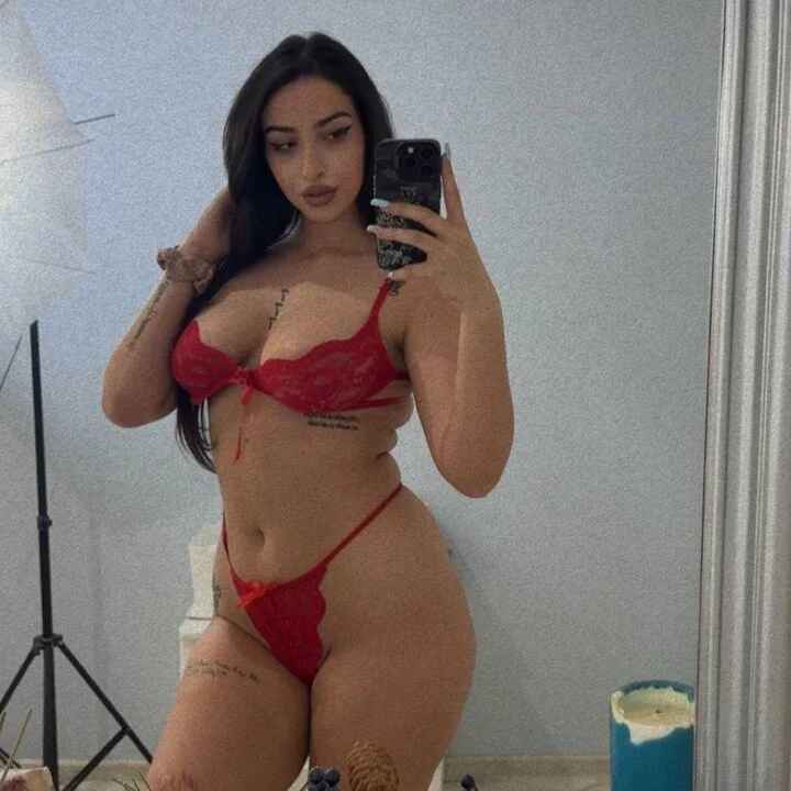 Maya_Collins
