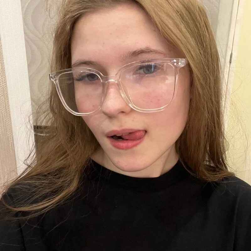 LynHillaire