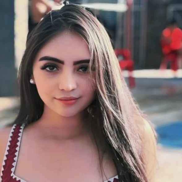 Mia_Petite_Brm