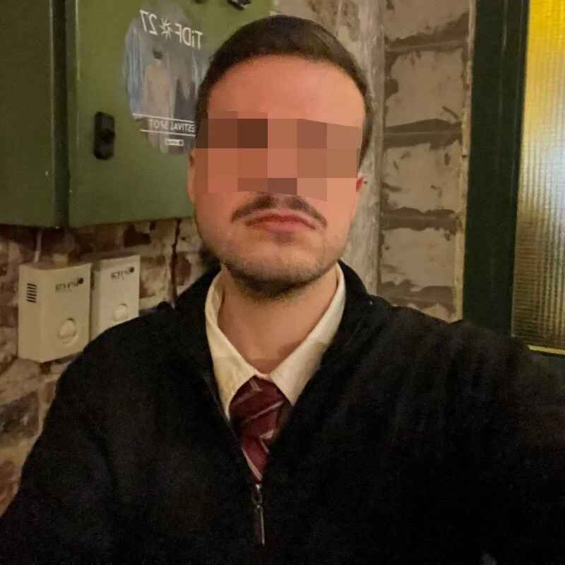 uncut_greek