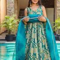 Ayesha_Khan1