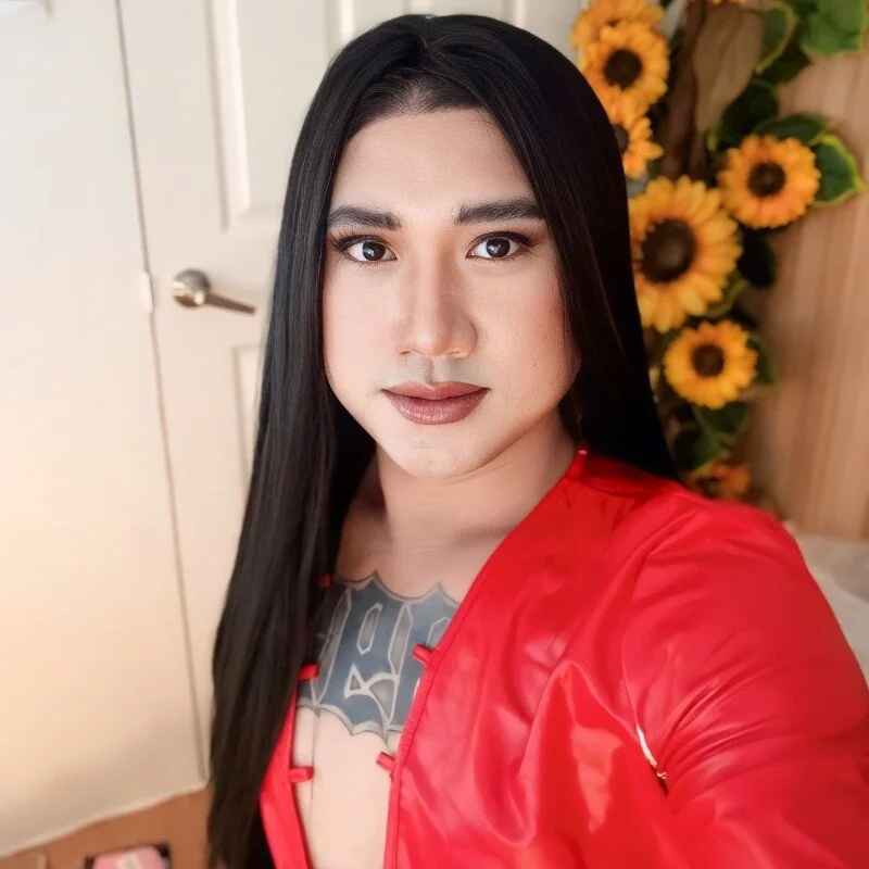 Elegant_Serafina