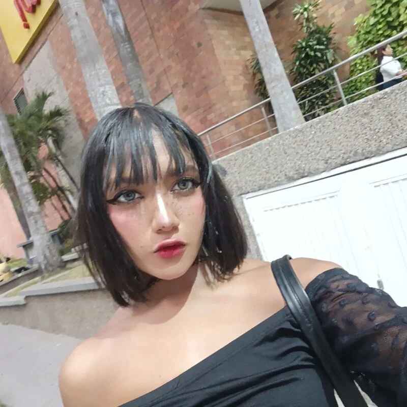 anuskah1_