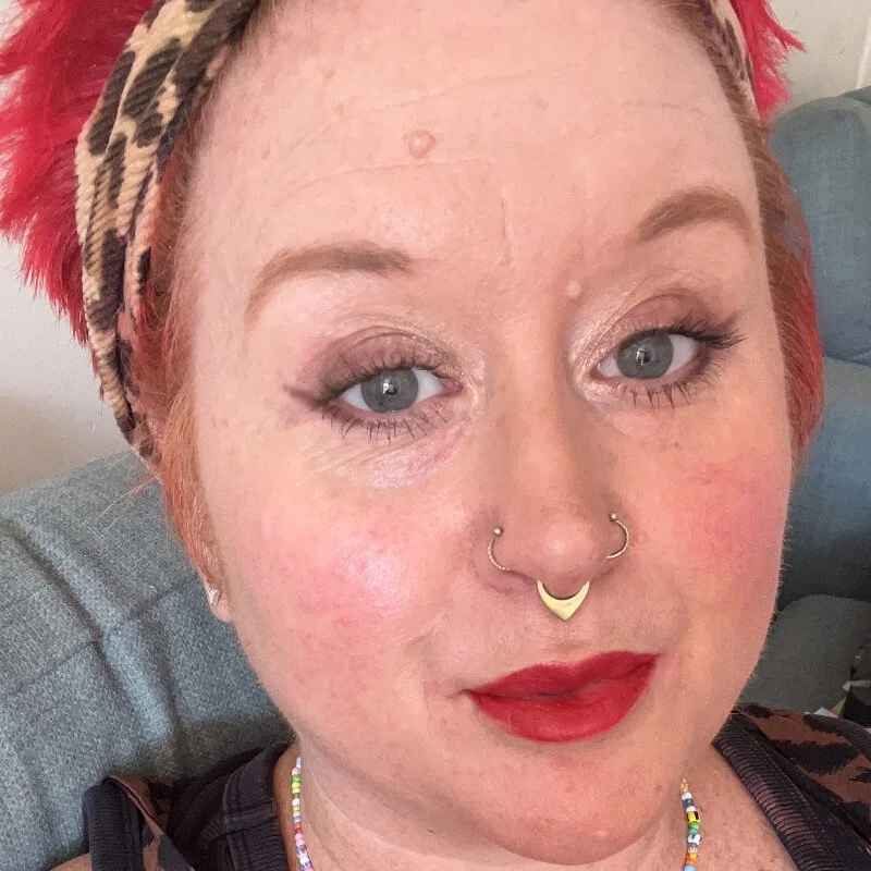 BustyRedxx