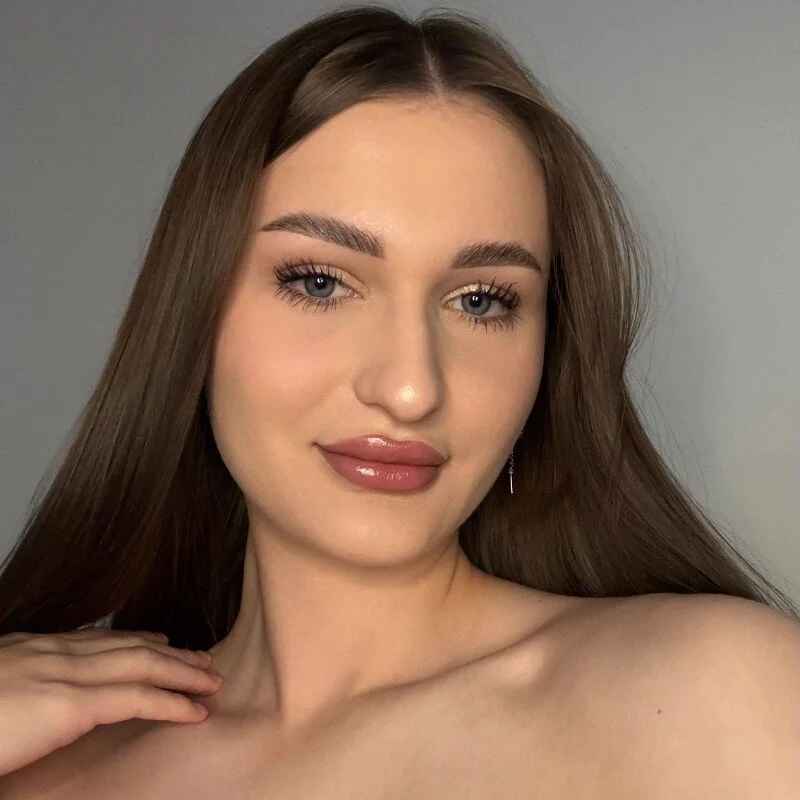 HallieHollo