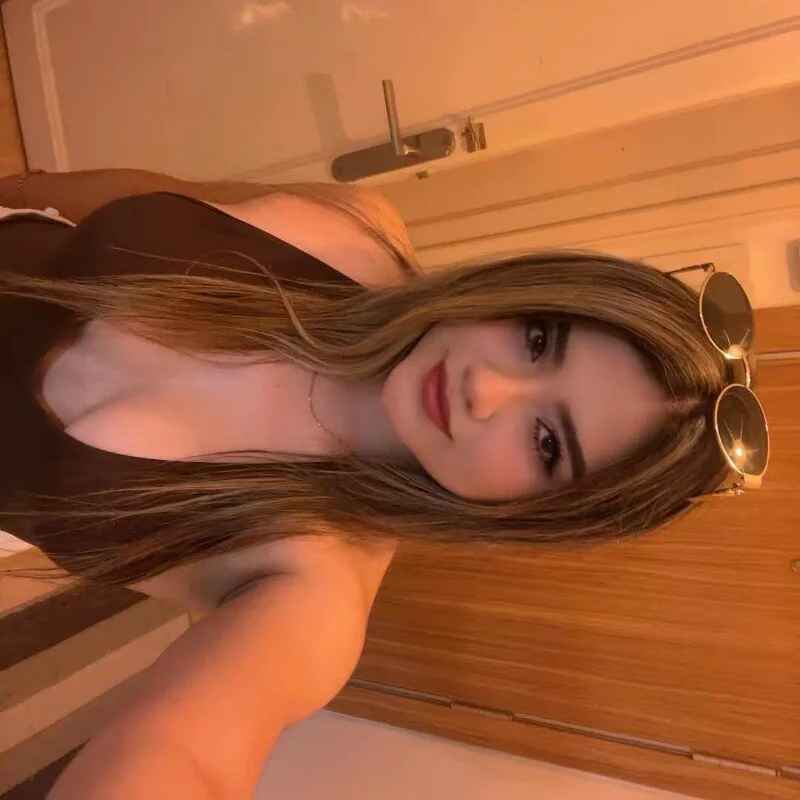 Emma_Rossexx