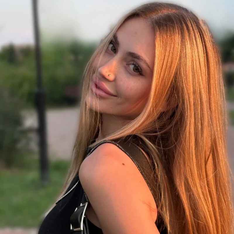 Elizabeth_Tay