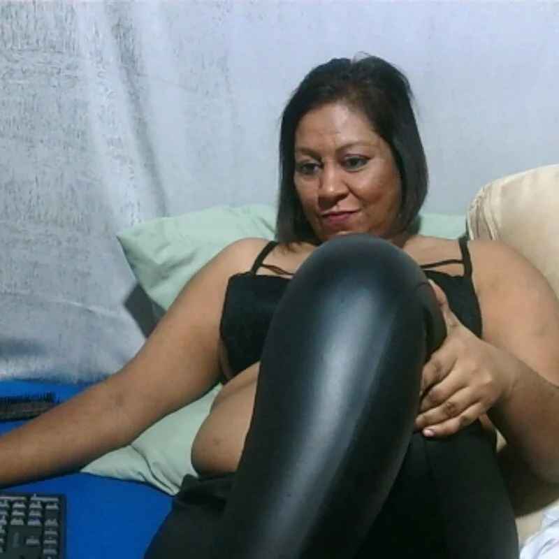 IndianSexyMilf69