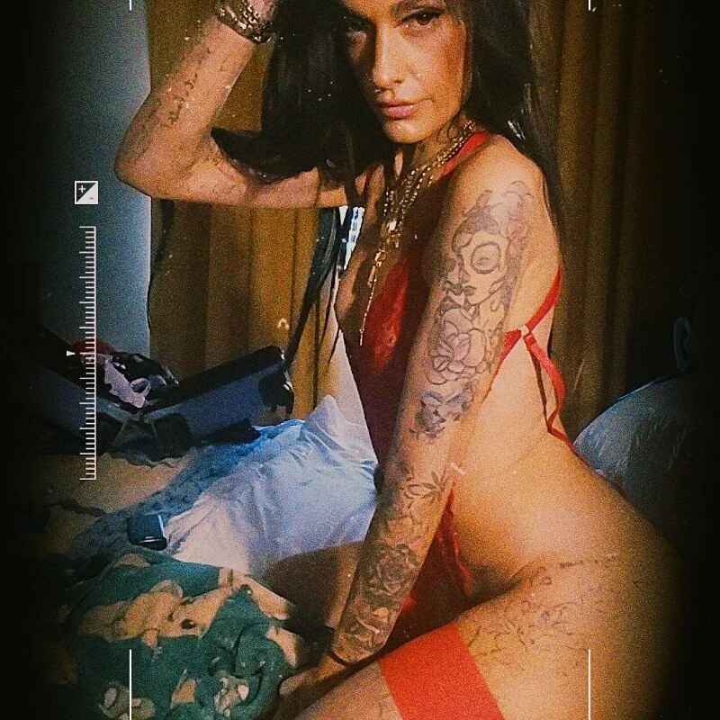 Tannedtattooed69