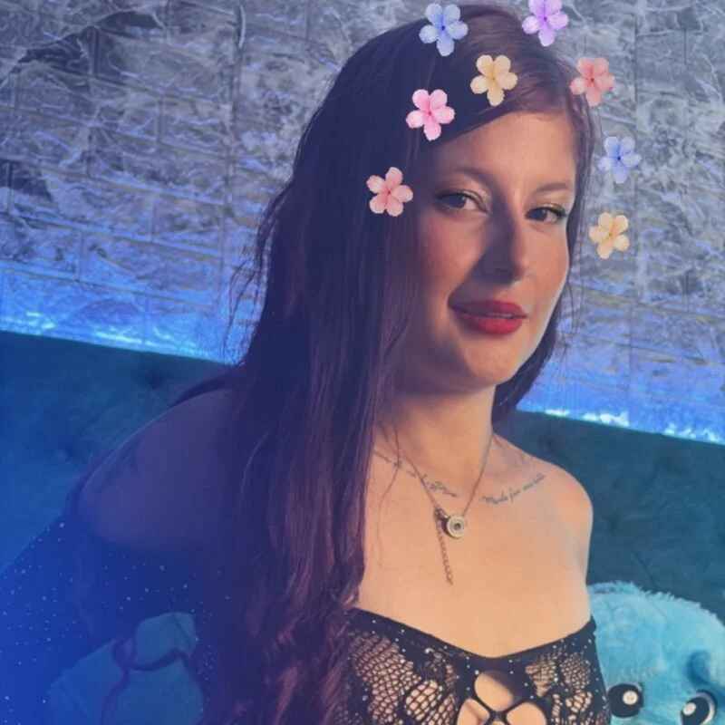 Nahomi_Lov
