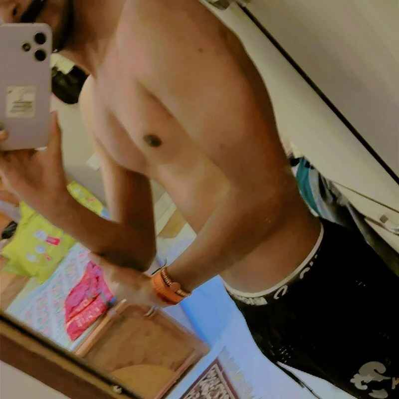 Nikolas_top