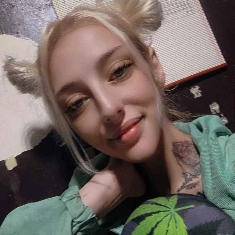 blonde_bunny977