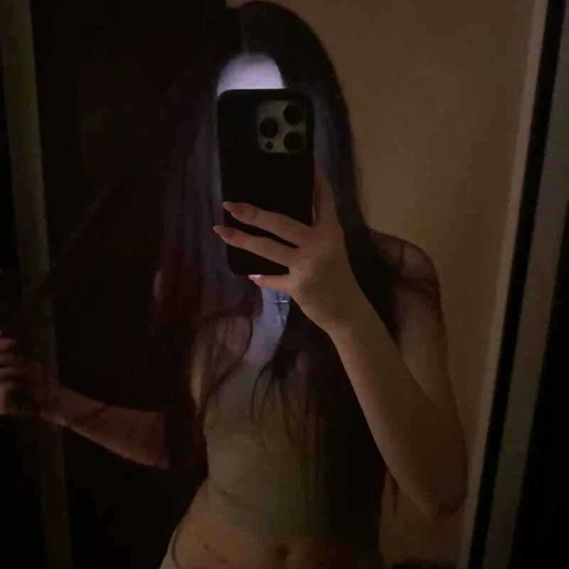 chloe_ley