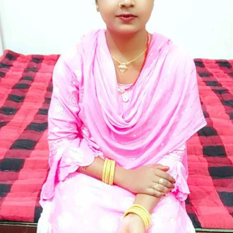 Hot_SALONI_21