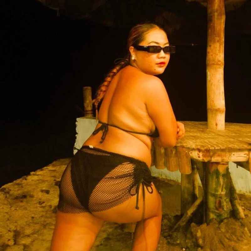 Naughtyhotkendra
