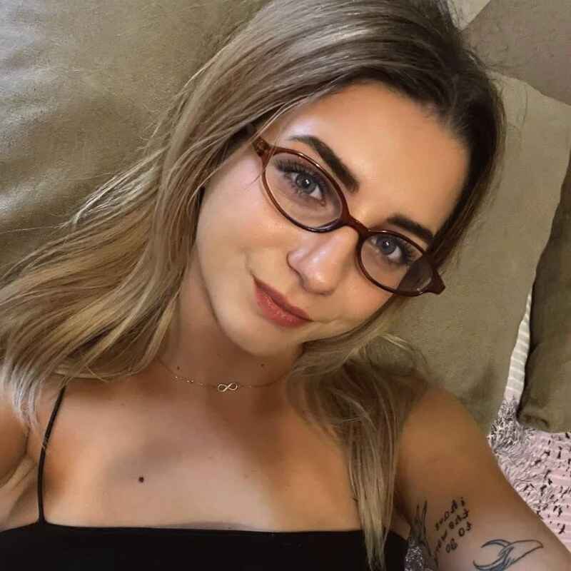 MilaMilkEyes