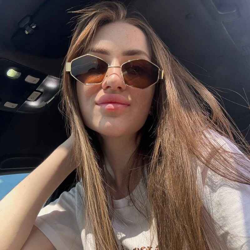AlinaLove3213