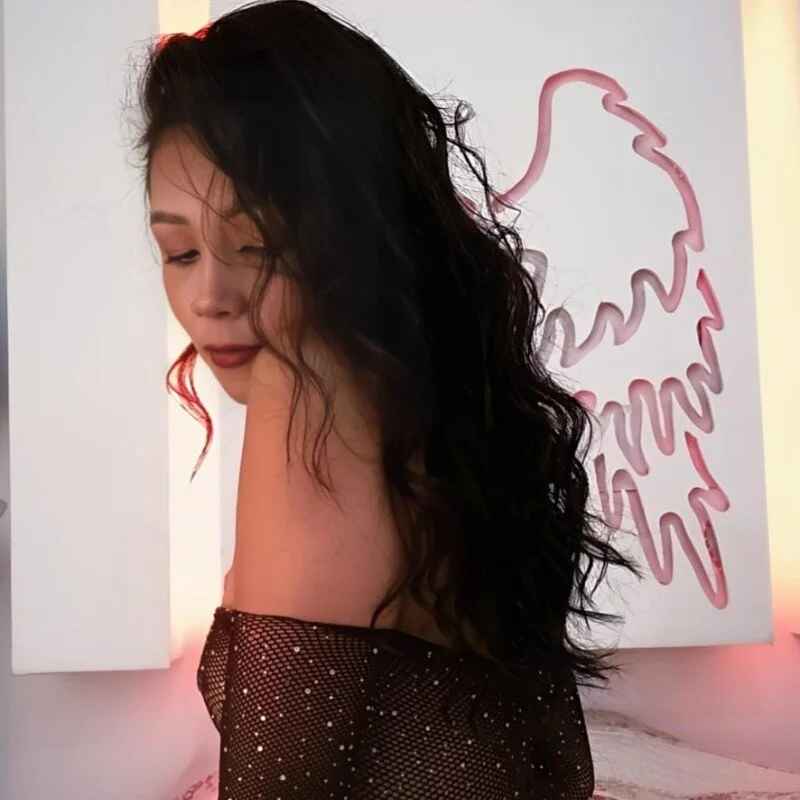 EllieBlush